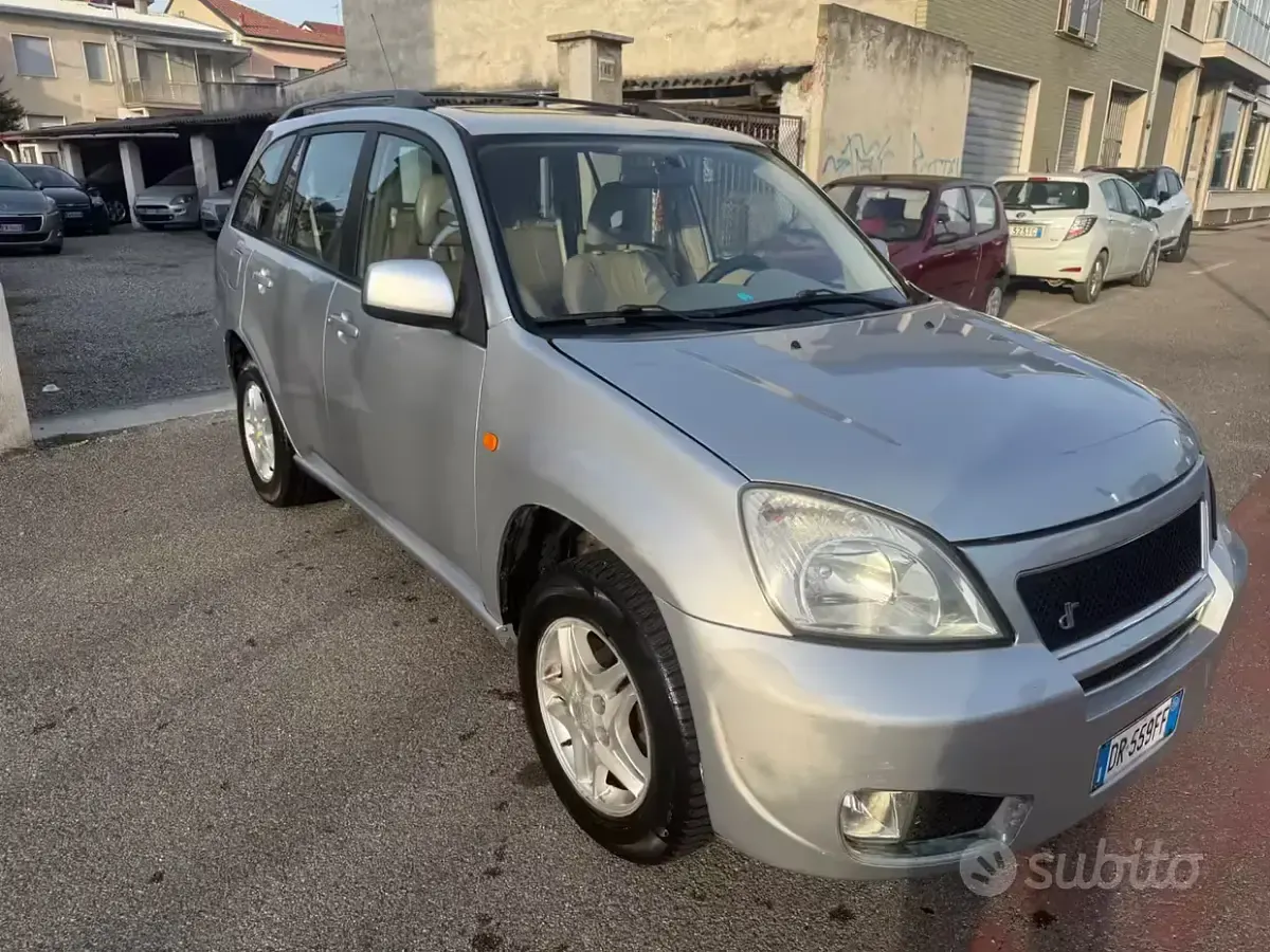 Usata DR DR5 109 CV (80 kW) 2008 Grigio SUV
