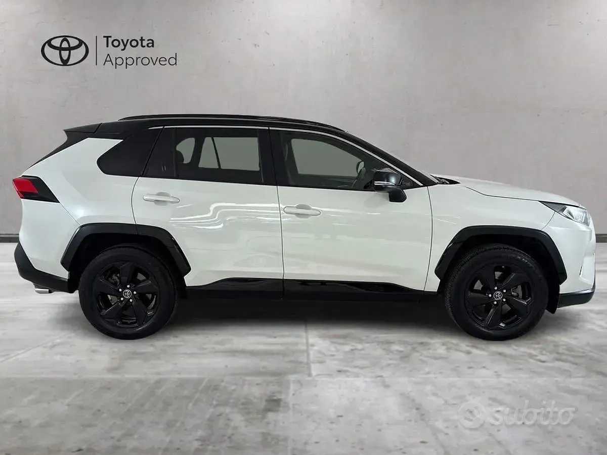 Usata Toyota RAV4 Hybrid Style 178 CV (130 kW) 2019 Bianco SUV