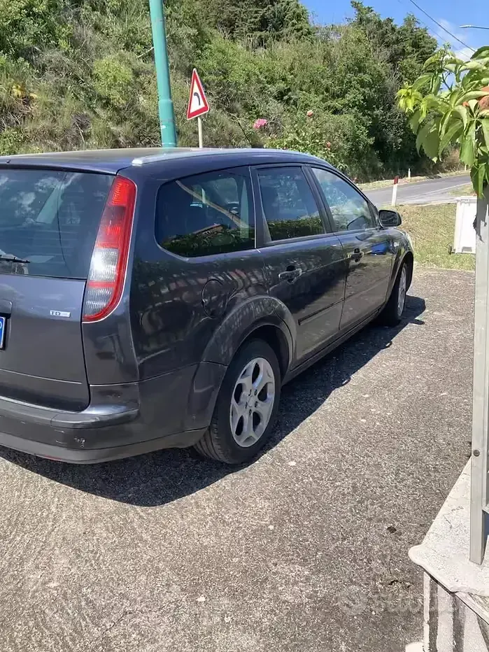 Usata Ford Focus 2005 Grigio Station wagon