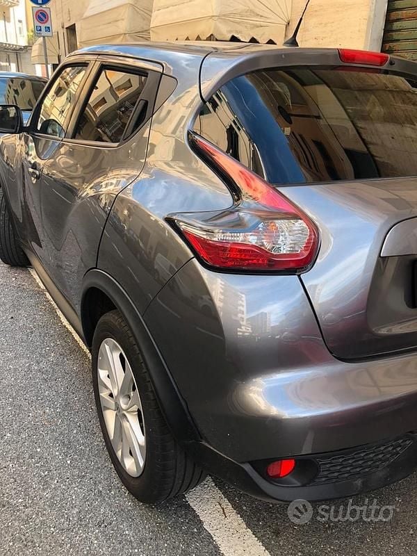 Usata Nissan Juke 110 CV (80 kW) 2017 Grigio SUV