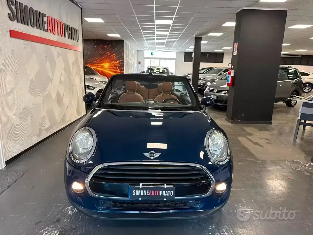 Usata Mini Cooper Cabriolet Hype 136 CV (100 kW) 2018 Blu/azzurro Cabrio