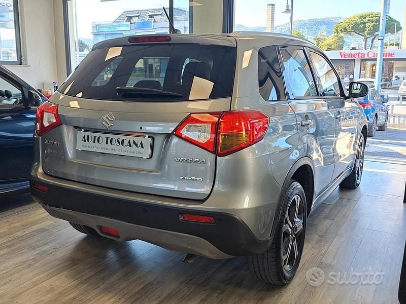 Usata Suzuki Vitara 120 CV (88 kW) 2017 Grigio SUV