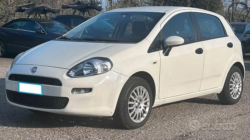 Usata Fiat Punto Street 69 CV (50 kW) 2014 Bianco Utilitaria