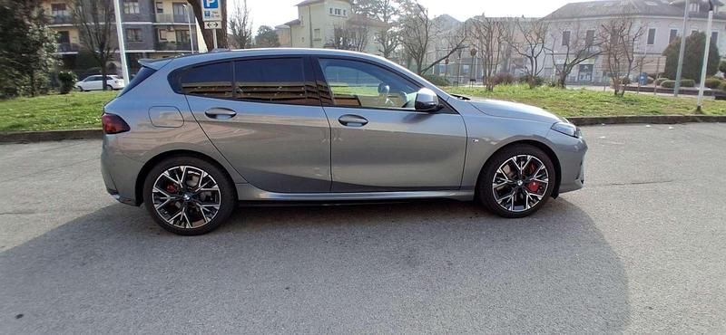 Usata BMW 120 M Sport 170 CV (125 kW) 2025 Grigio Utilitaria