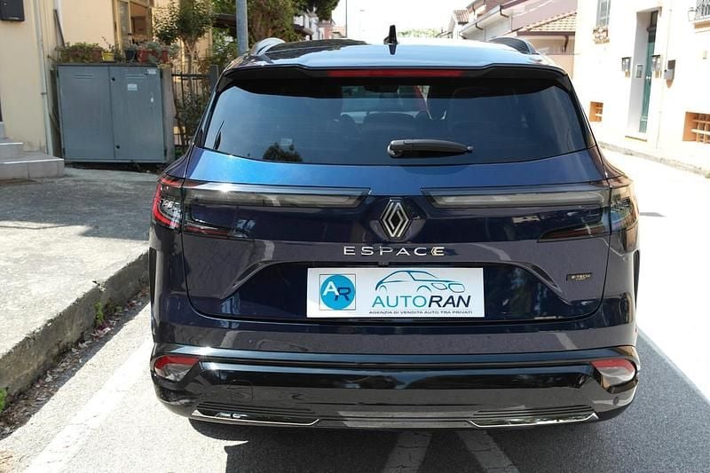 Usata Renault Espace Iconic 200 CV (147 kW) 2024 Grigio(met.) Monovolume