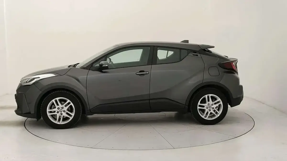 Usata Toyota C-HR Business Edition 122 CV (89 kW) 2023 Grigio SUV