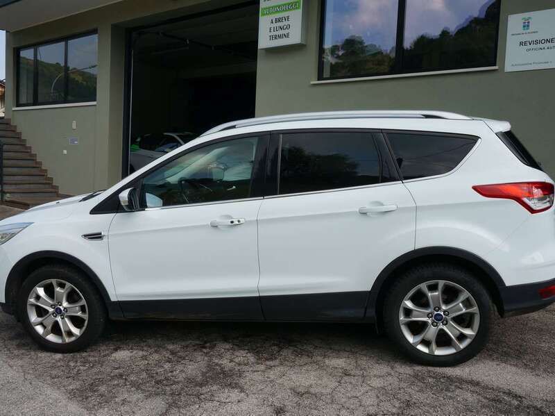 Usata Ford Kuga Titanium 140 CV (102 kW) 2013 Bianco SUV