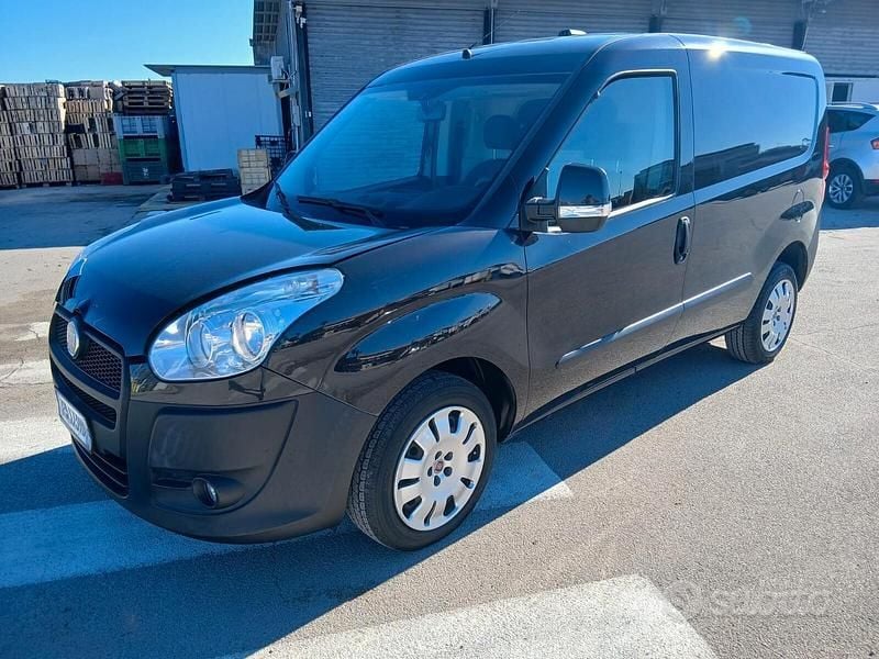 Nero Usata 2013 Fiat Doblò Monovolume | 6200 € (Ottimo prezzo) - Immagine 1/4