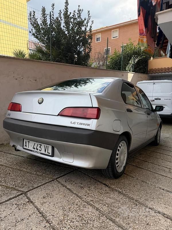 Second-hand Alfa Romeo 146 103 CP (75 kW) 1997 Gri Hatchback