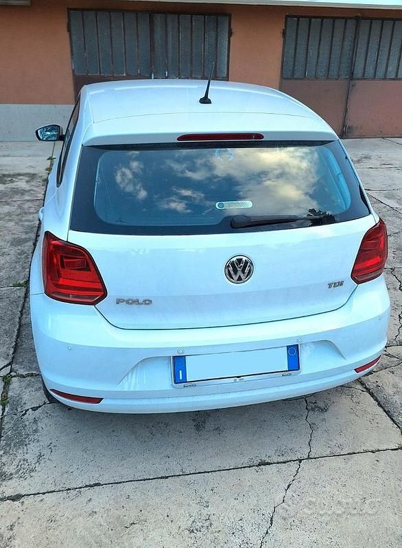Usata VW Polo 85 CV (62 kW) 2015 Bianco Utilitaria