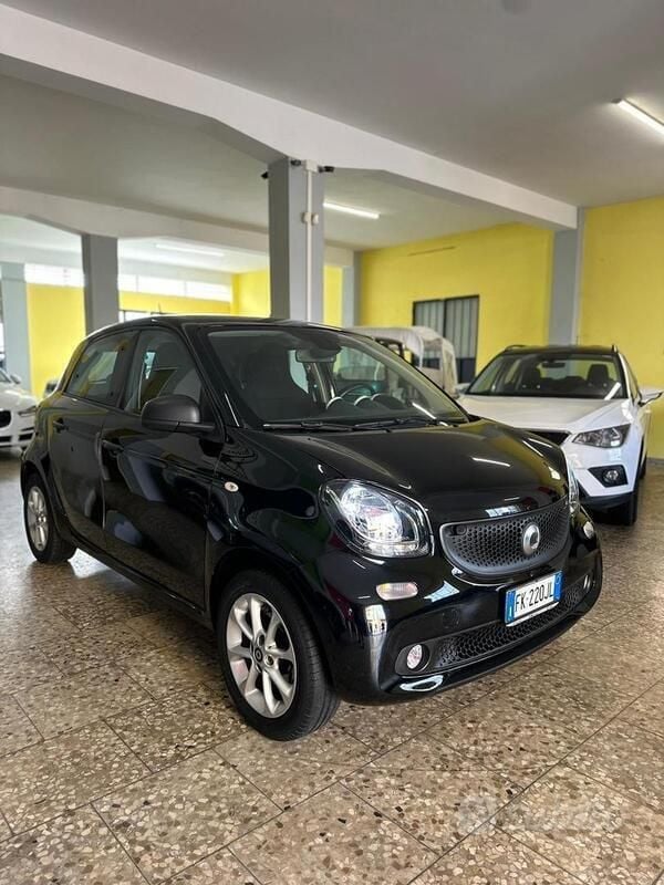 Usata Smart ForFour Prime 71 CV (52 kW) 2017 Nero Utilitaria