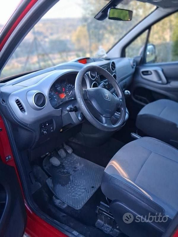 Usata Peugeot Partner Tepee Active 99 CV (72 kW) 2016 Rosso Monovolume