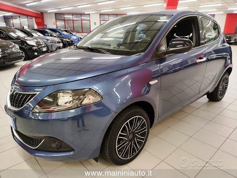 Blu Usata 2022 Lancia Ypsilon Gold Due volumi | 12.400 € (Buon prezzo) - Immagine 1/4