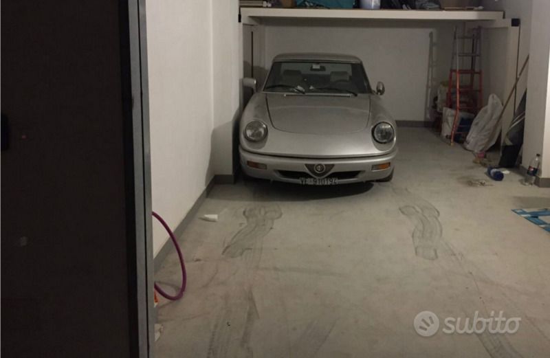 Usata Alfa Romeo Spider 106 CV (77 kW) 1990 Grigio Cabrio