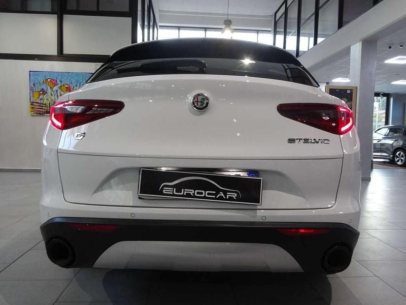 Usata Alfa Romeo Stelvio Business 190 CV (139 kW) 2022 Bianco SUV