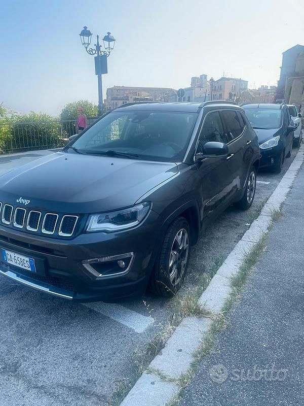Grigio Usata 2020 Jeep Compass Limited SUV | 15.999 € (Buon prezzo) - Immagine 1/4