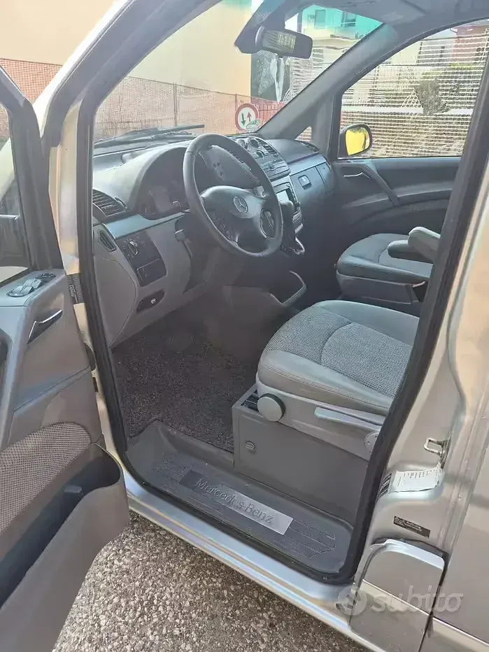 Usata Mercedes Viano 150 CV (110 kW) 2006 Grigio Monovolume