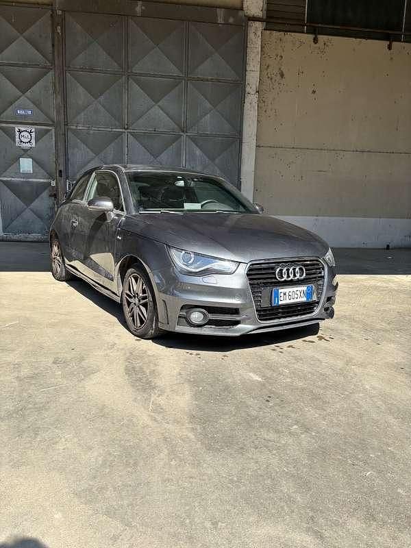 Usata Audi A1 Ambition 105 CV (77 kW) 2012 Grigio Utilitaria