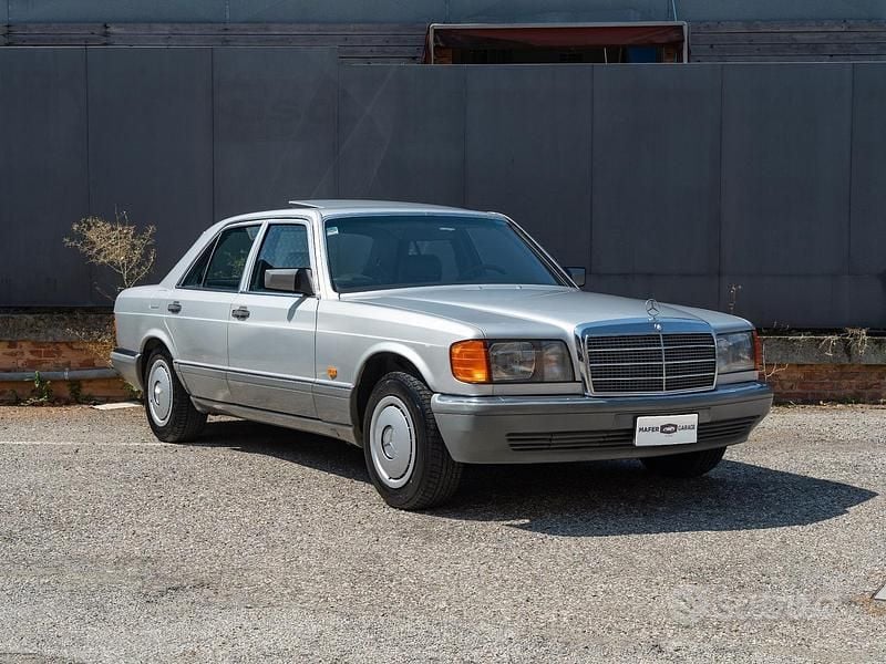 Argento Usata 1986 Mercedes S300 SE Tre volumi | 16.000 € - Immagine 1/4