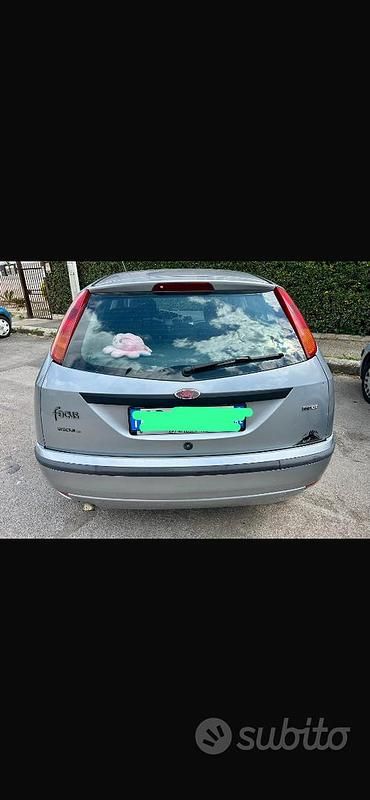Usata Ford Focus Zetec 101 CV (74 kW) 2004 Grigio Berlina