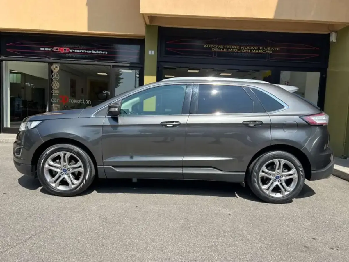 Usata Ford Edge Titanium 209 CV (153 kW) 2016 Grigio SUV
