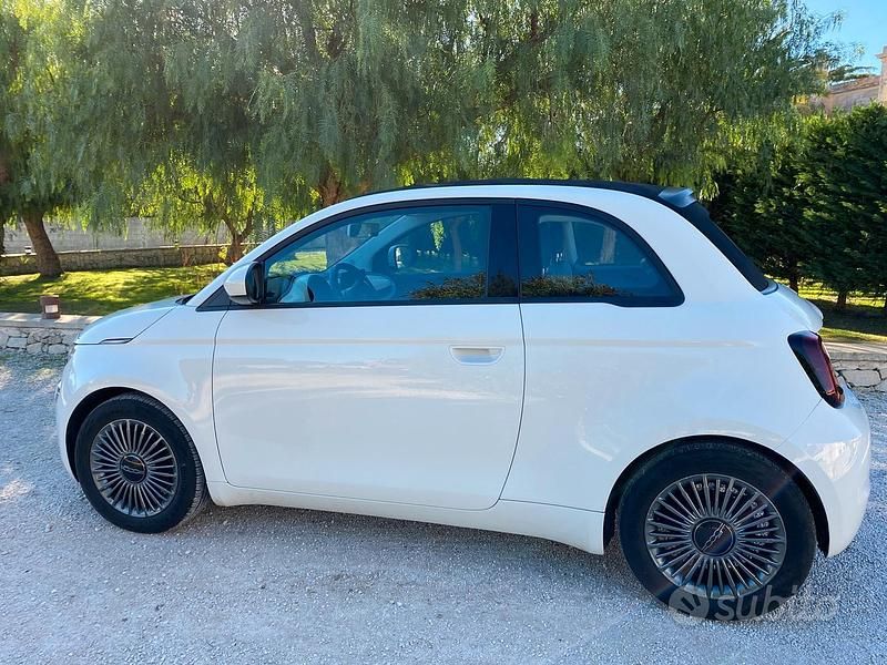 Usata Fiat 500e 69 kW (95 CV) 2021 Bianco Cabrio