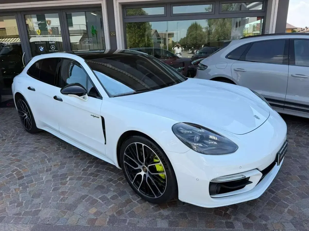 Usata Porsche Panamera 560 CV (411 kW) 2021 Bianco Berlina