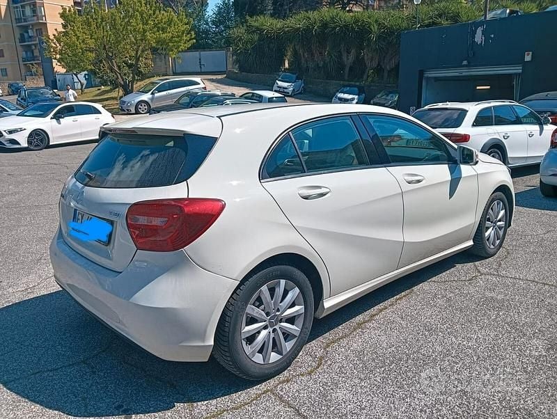 Usata Mercedes A180 Executive 109 CV (80 kW) 2015 Bianco Berlina