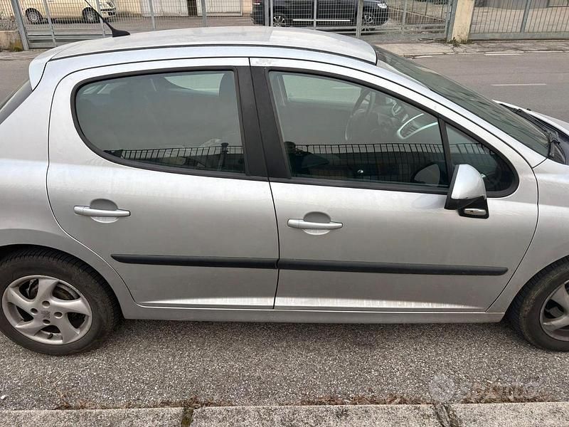 Usata Peugeot 207 2009 Grigio Utilitaria
