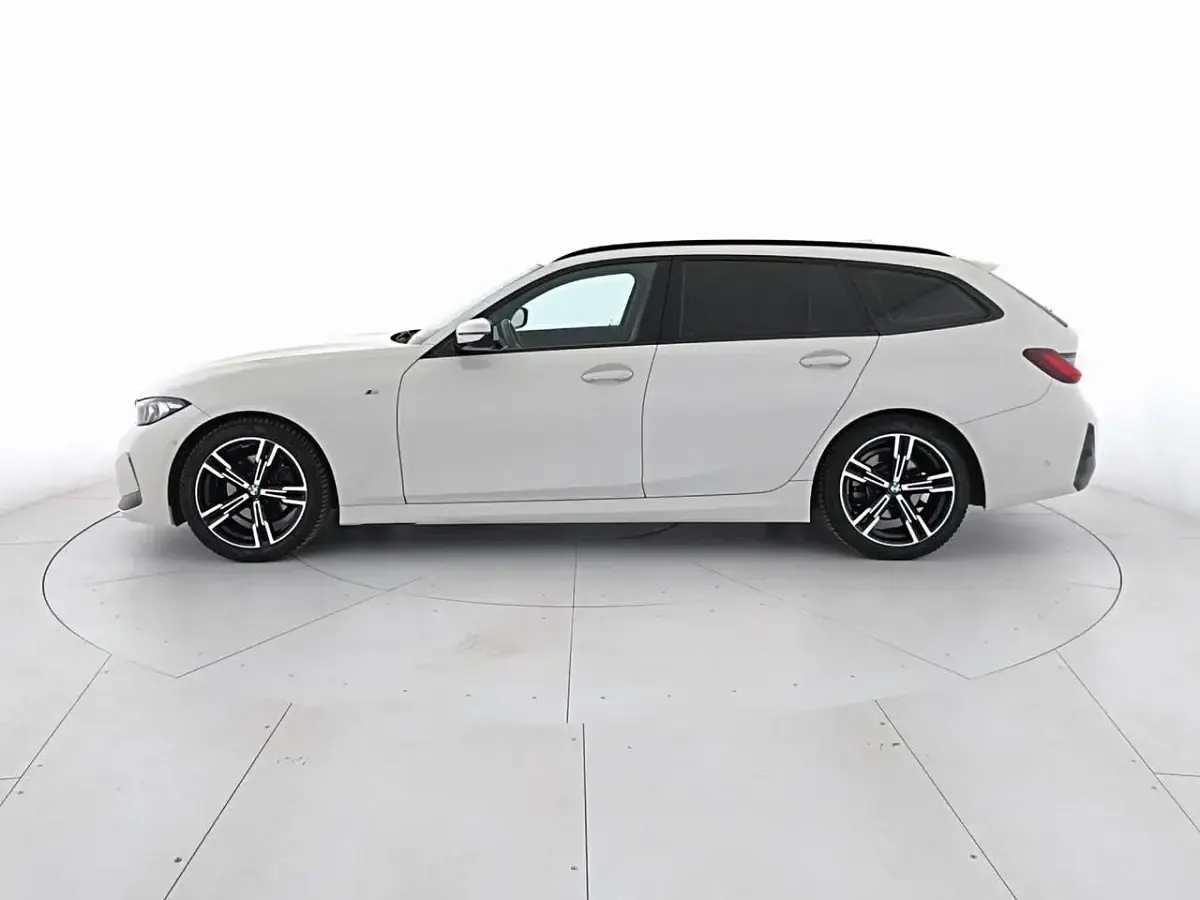 Usata BMW 320 M Sport 190 CV (139 kW) 2024 Alpin white Station wagon