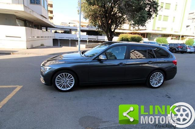 Usata BMW 318 Luxury Line 150 CV (110 kW) 2019 Grigio Station wagon