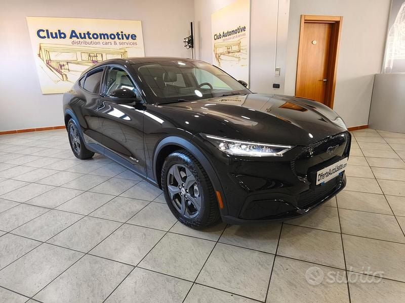 Usata Ford Mustang Mach-E 199 kW (271 CV) 2023 Nero SUV