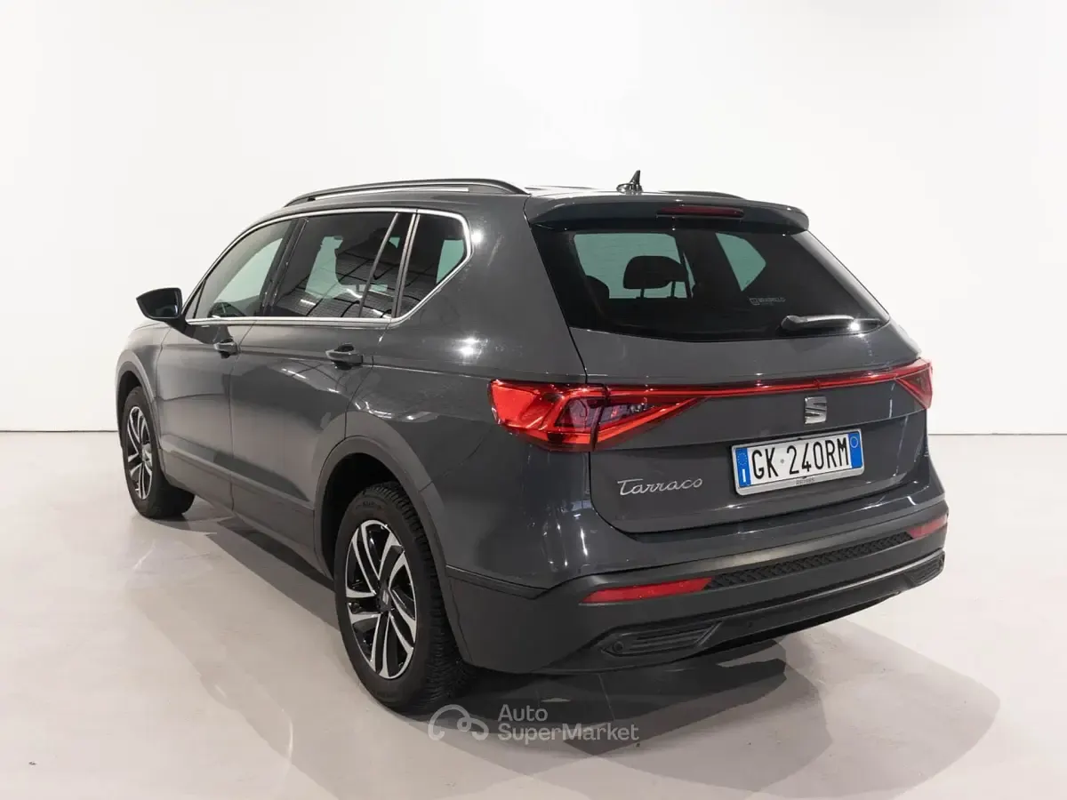 Käytetty Seat Tarraco Business 150 HP (110 kW) 2022 Harmaa Katumaasturi