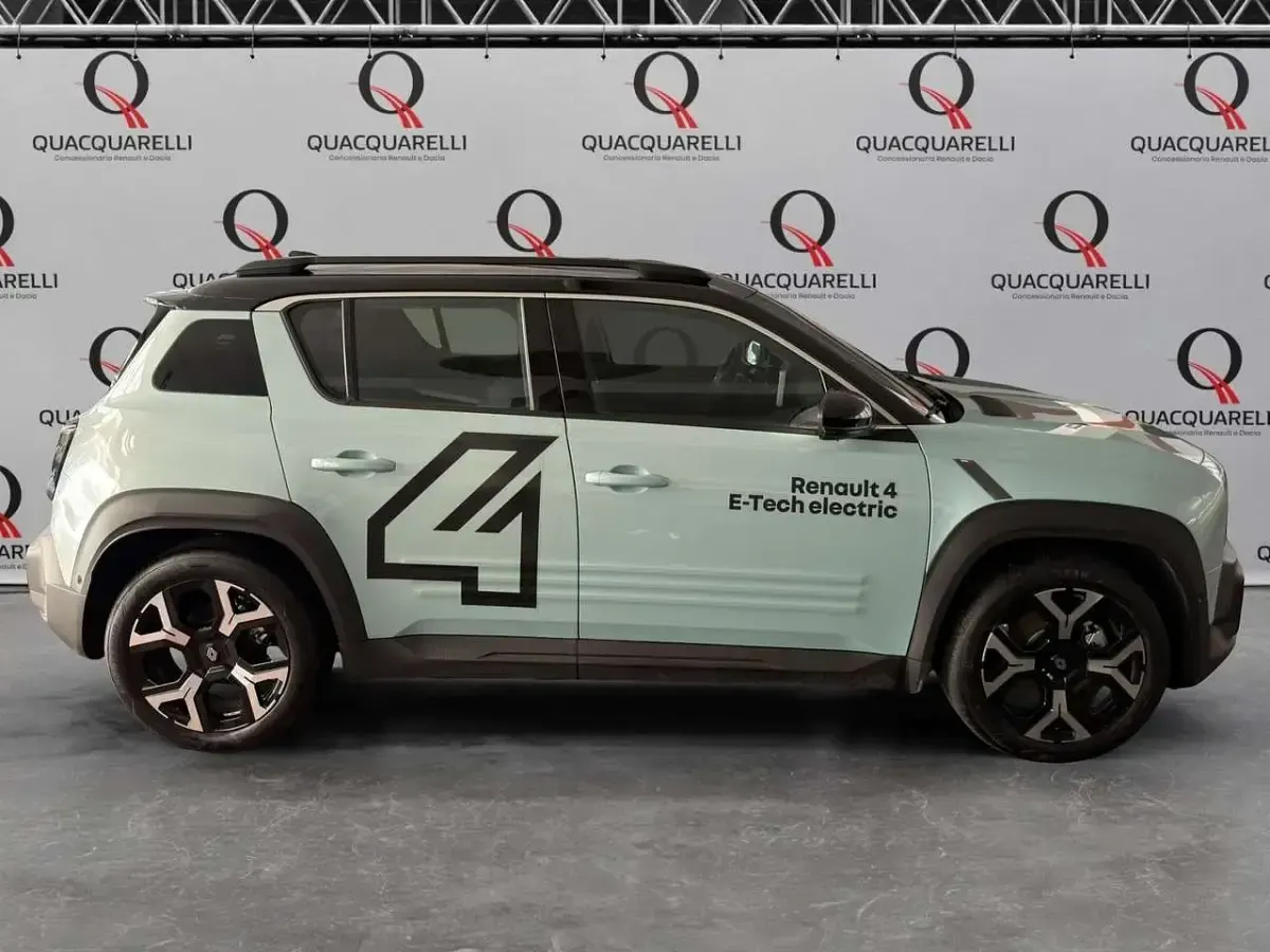 Usata Renault 4 E-Tech Komfort 110 kW (150 CV) 2025 Blu/azzurro SUV