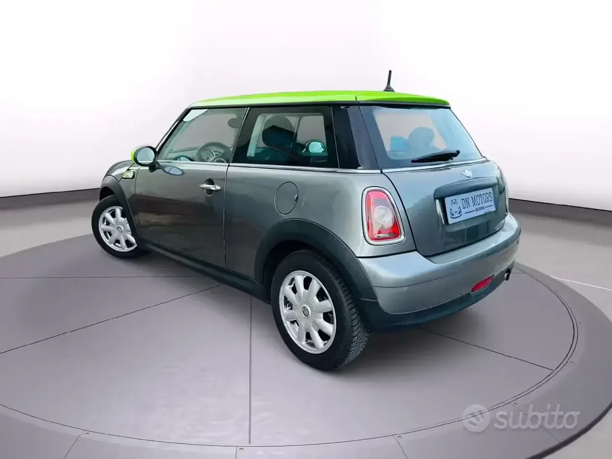 Usata Mini Cooper 98 CV (72 kW) 2011 Grigio Utilitaria