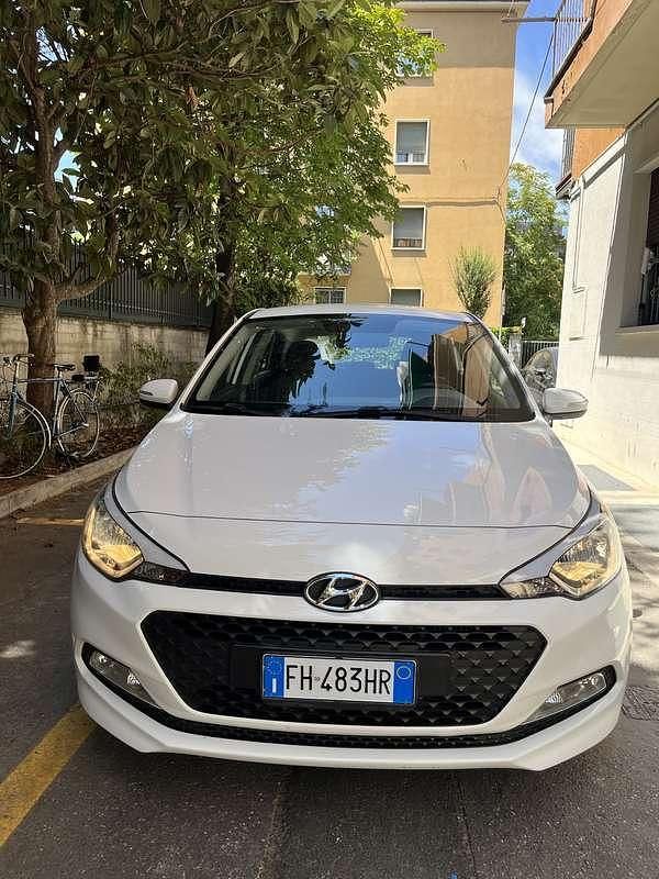 Usata Hyundai i20 Classic 75 CV (55 kW) 2017 Bianco Utilitaria