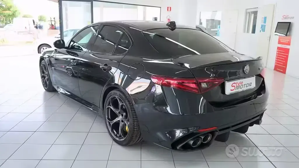 Usata Alfa Romeo Giulia Quadrifoglio 510 CV (375 kW) 2017 Nero Berlina