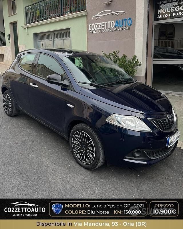 Usata Lancia Ypsilon Gold 69 CV (50 kW) 2021 Blu Utilitaria