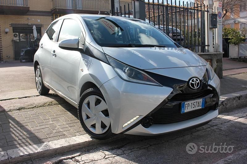 Usata Toyota Aygo 72 CV (52 kW) 2018 Other Utilitaria