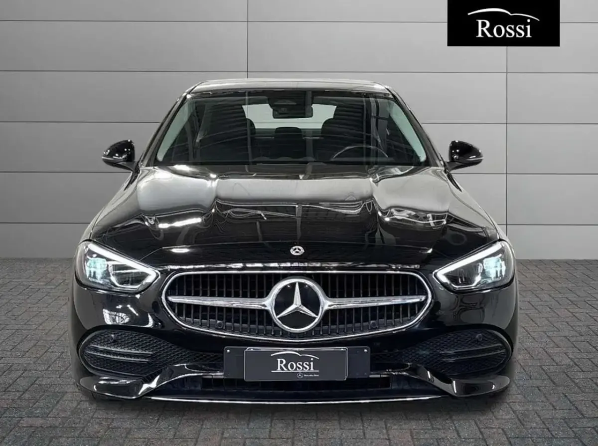 Usata Mercedes C200 163 CV (119 kW) 2023 Nero metallizzato Berlina