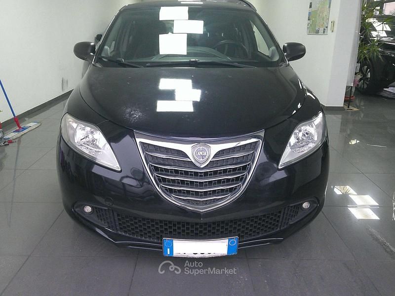 Usata Lancia Ypsilon Silver 69 CV (50 kW) 2014 Nero Utilitaria