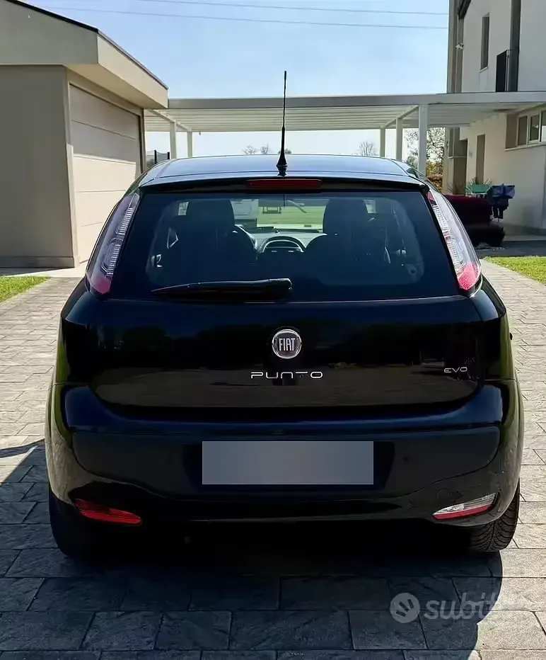 Usata Fiat Punto Evo 77 CV (56 kW) 2012 Nero Utilitaria
