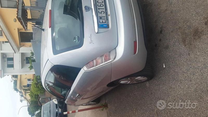 Usata Lancia Ypsilon 69 CV (50 kW) 2012 Utilitaria