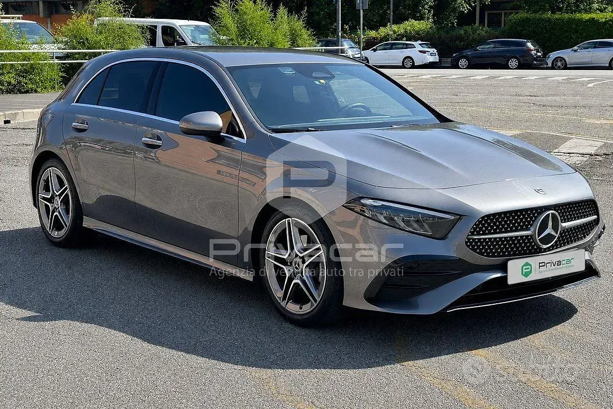 Usata Mercedes A180 AMG Line Premium 136 CV (100 kW) 2025 Grigio Utilitaria