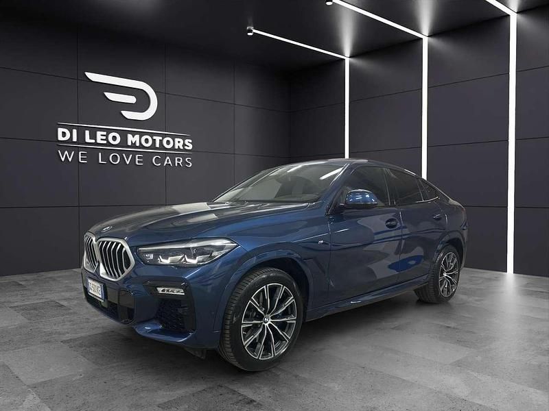 Usata BMW X6 M Sport 333 CV (244 kW) 2021 Phytonicblau metallic SUV