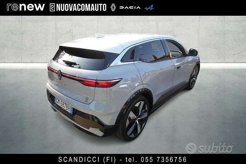 Käytetty Renault Megane E-Tech Techno 161 kW (220 HP) 2023 Harmaa Sedan