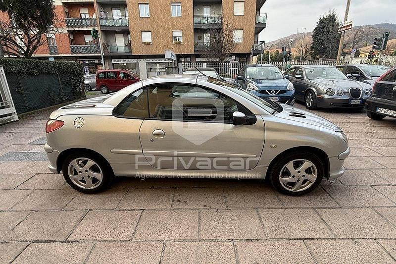 Usata Peugeot 206 CC 109 CV (80 kW) 2007 Grigio Cabrio