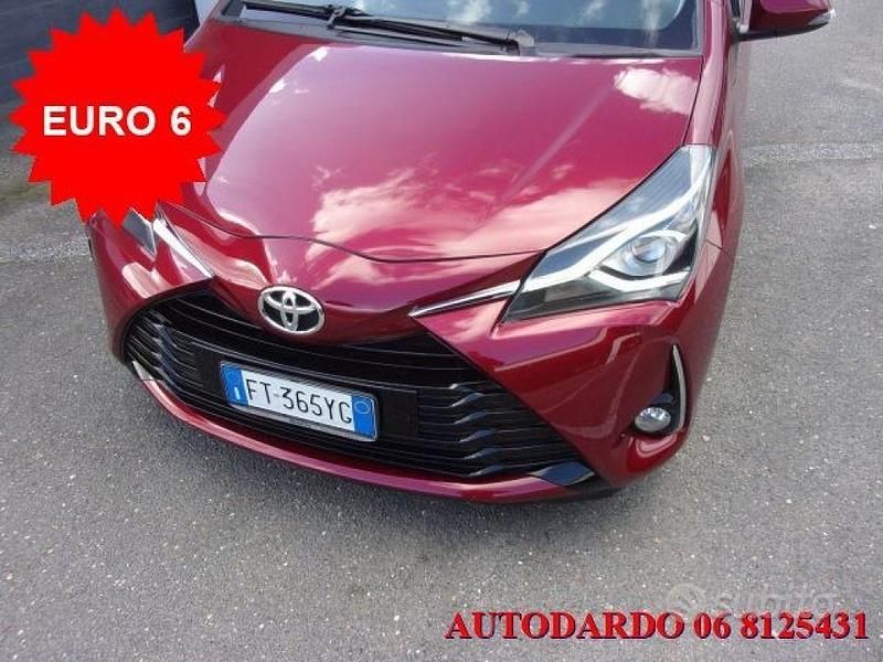 Usata Toyota Yaris Lounge 111 CV (81 kW) 2019 Rosso Berlina