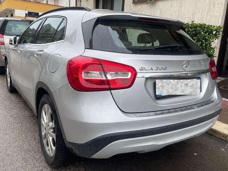 Usata Mercedes GLA200 Executive 136 CV (100 kW) 2014 Argento SUV