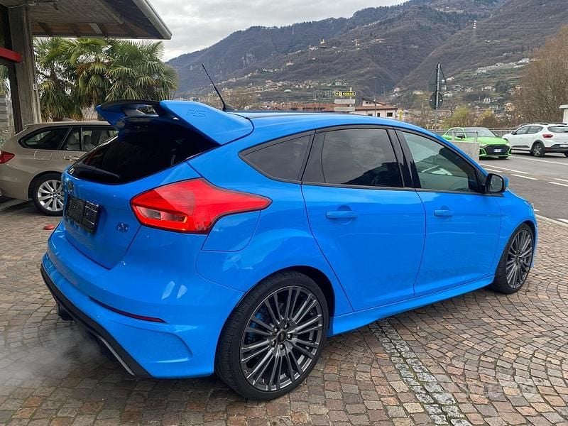 Usata Ford Focus RS 351 CV (258 kW) 2016 Blu/azzurro Berlina